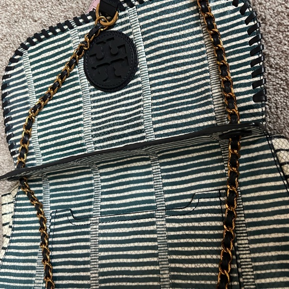 Navy & white Tory Burch shoulder bag. - Picture 7 of 7